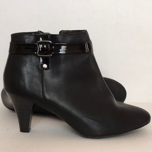East 5th Quanda Black SideZip Women’s Bootie Sz10W